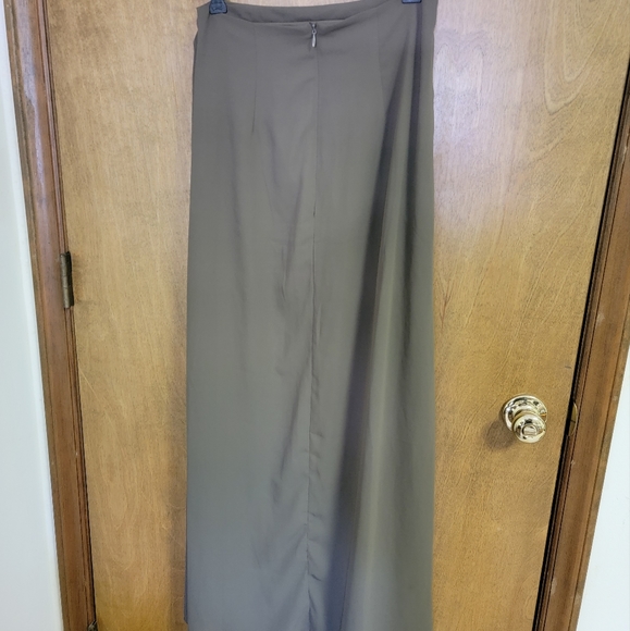 Forever 21 Maxi Skirt with Side Slit - Picture 2 of 5